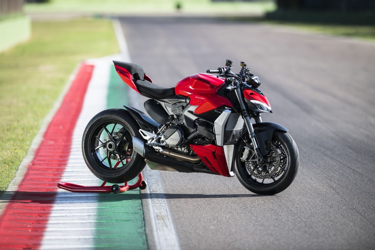 Ducati Streetfighter: per il 2022 la gamma si allarga